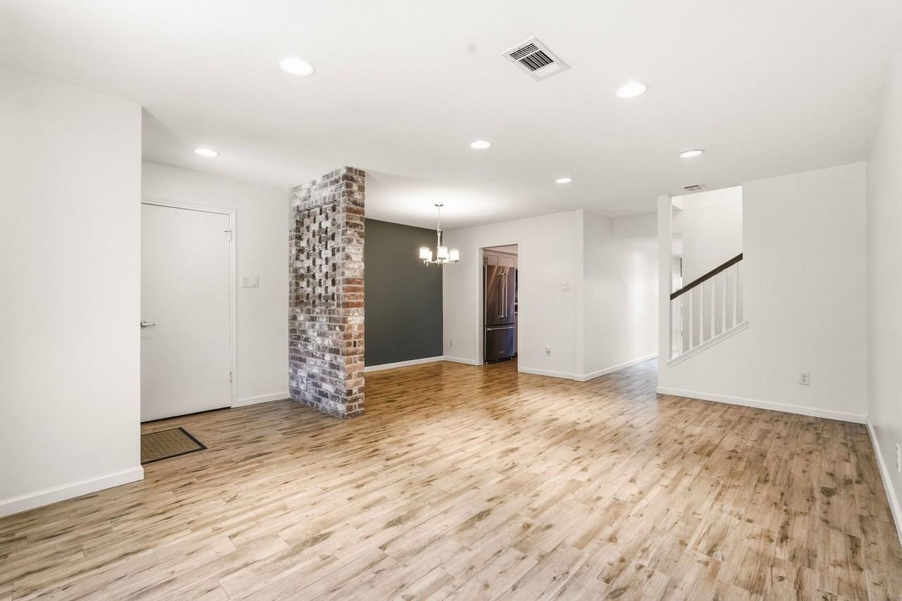 450 N Post Oak Ln - Photo 6 of 26