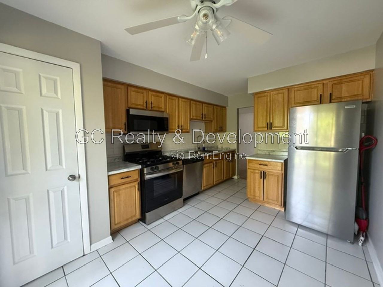 31 Washington Blvd #108-108 - Photo 2 of 17