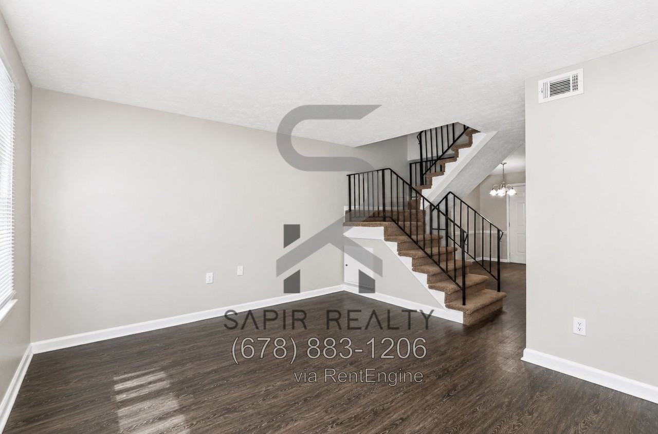 2642 Evans Mill Dr - Photo 2 of 15