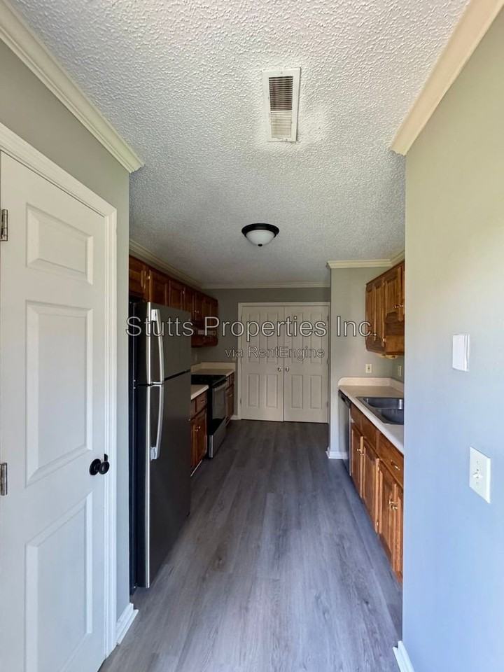 2424 Roberts Ln #I80 - Photo 2 of 9