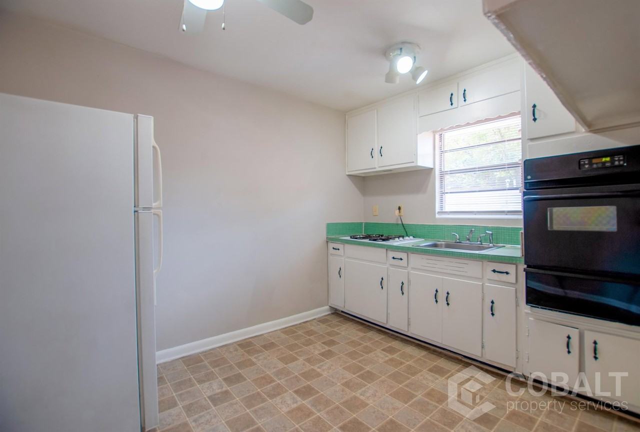 890 Greenwood Ave Ne #6 - Photo 2 of 16
