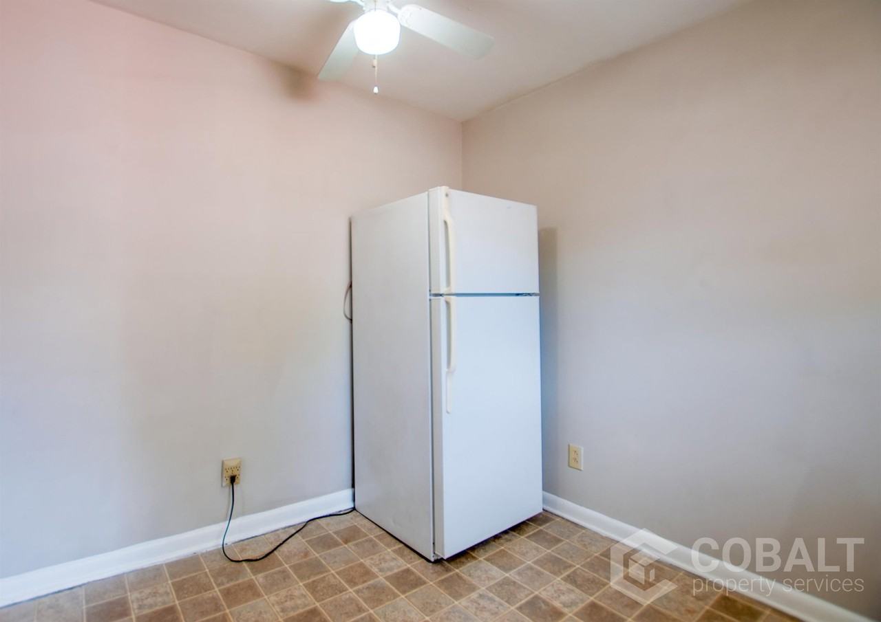 890 Greenwood Ave Ne #6 - Photo 3 of 16