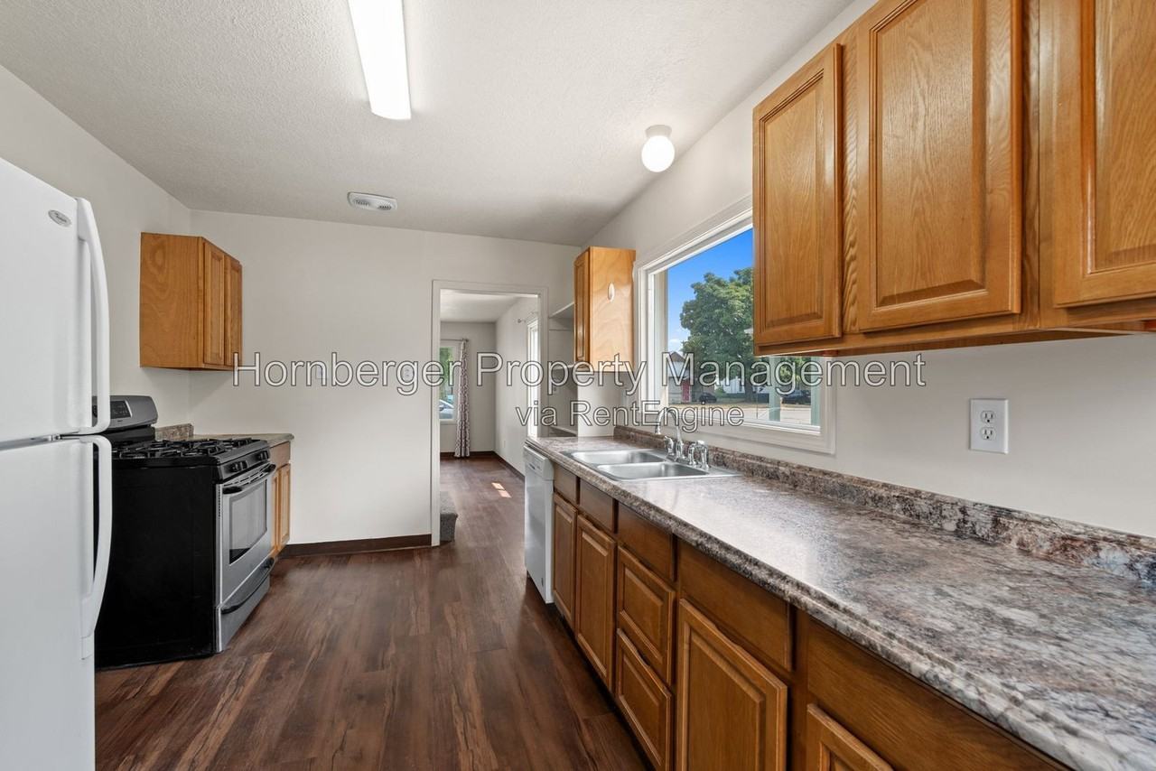 2410 E Everett Ave - Photo 2 of 31