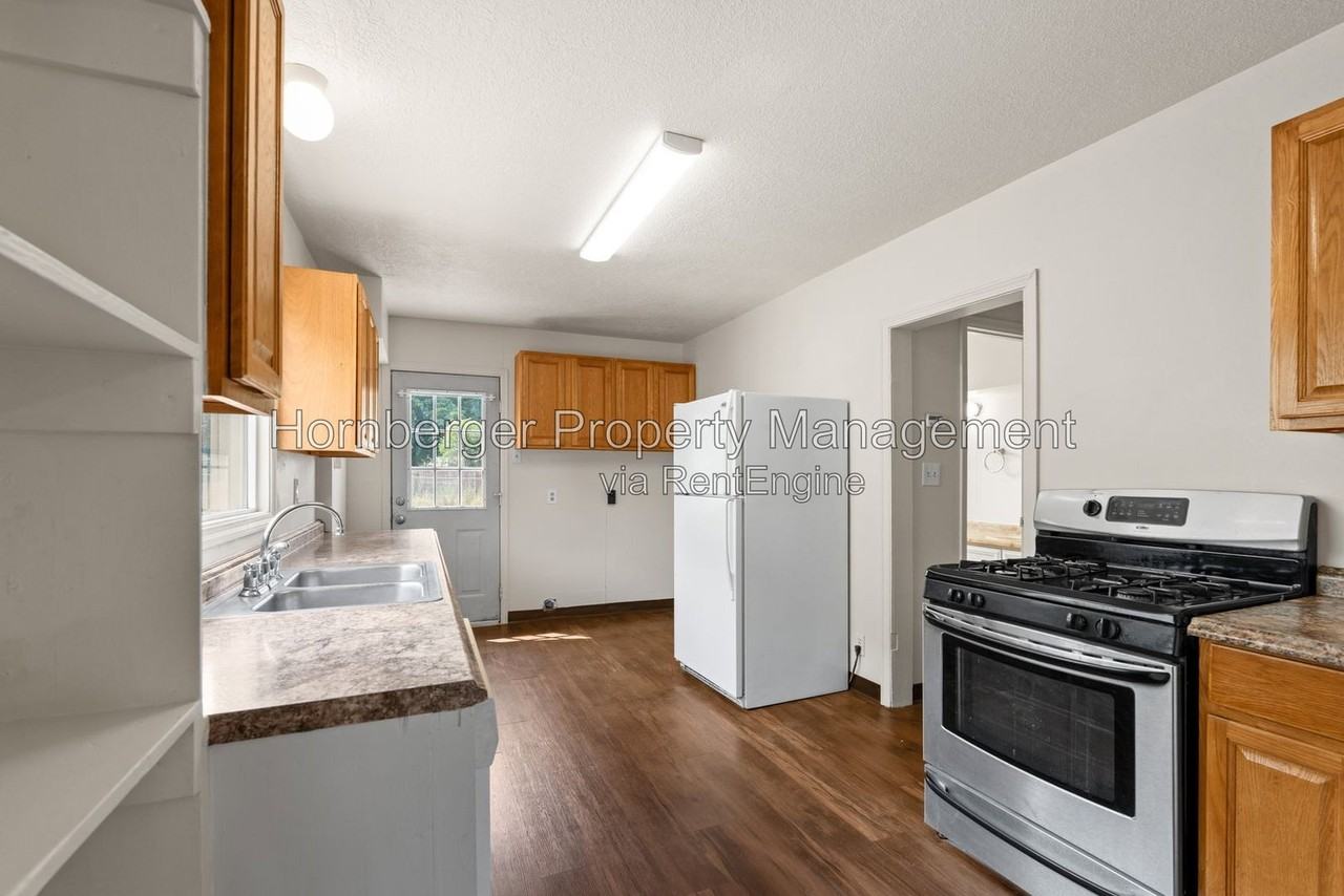 2410 E Everett Ave - Photo 4 of 31