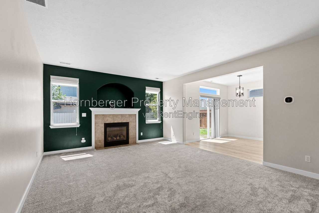 12421 W 4th Ave - Photo 5 of 31