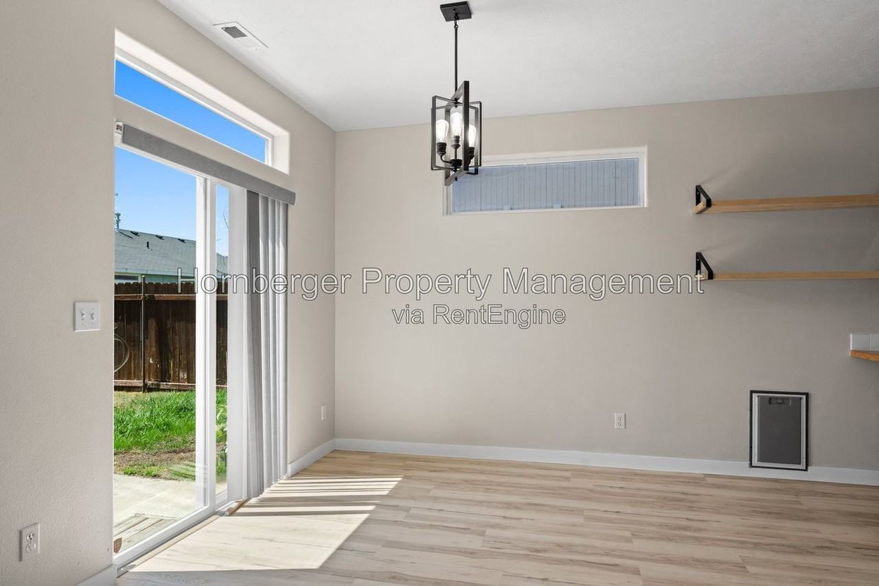 12421 W 4th Ave - Photo 7 of 31
