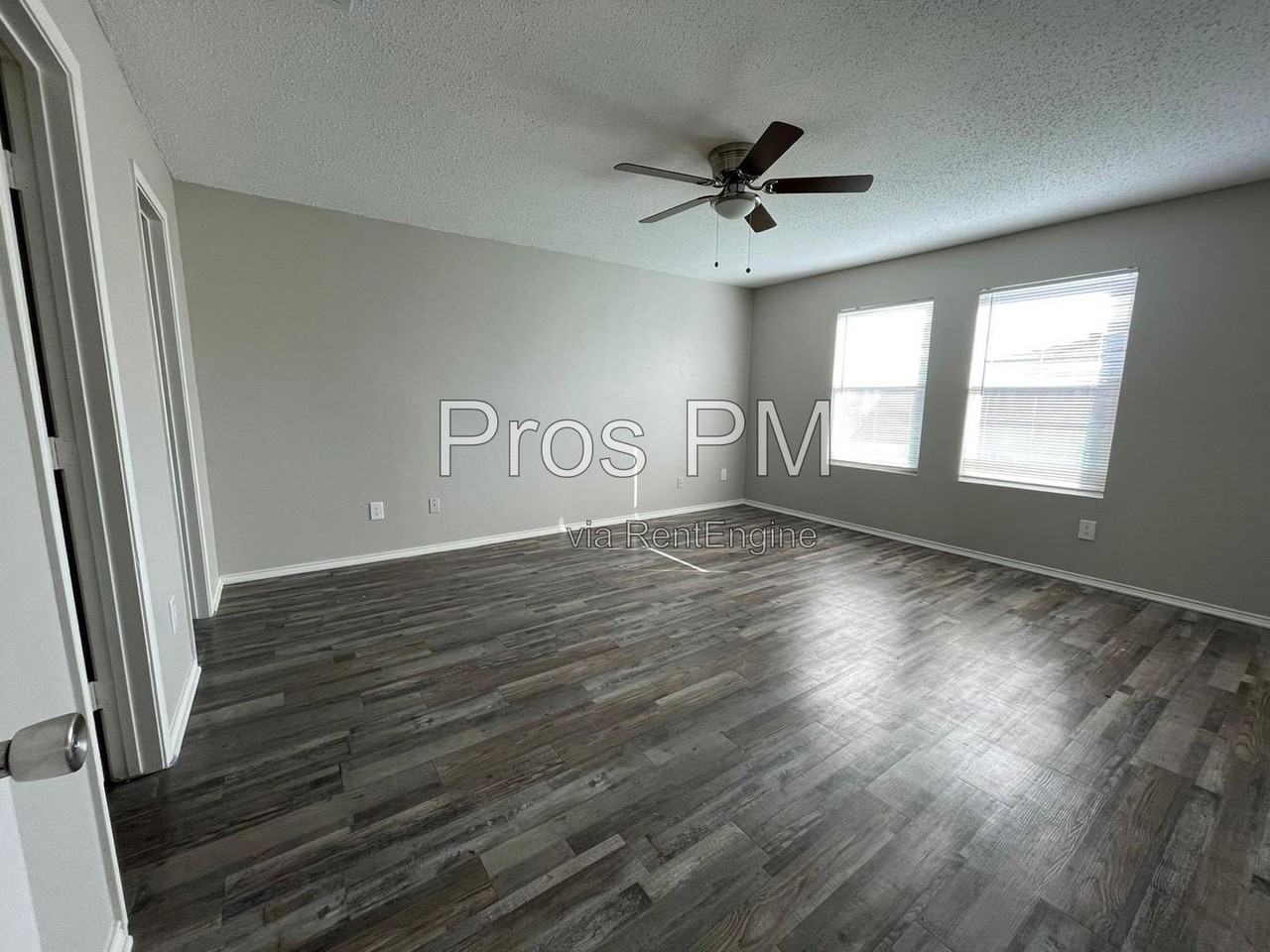 5013 Waterford Dr - Photo 4 of 13
