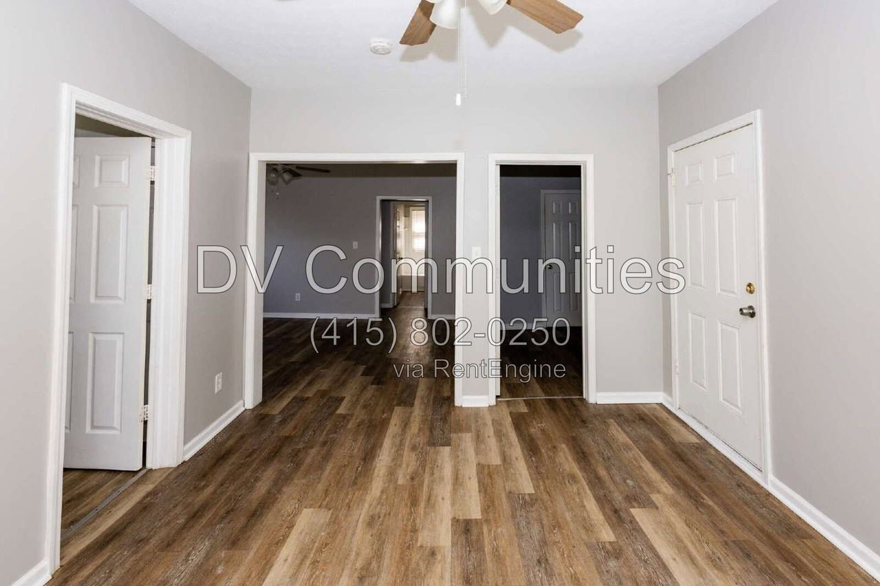 10917 Bernard Ave #4 - Photo 3 of 14