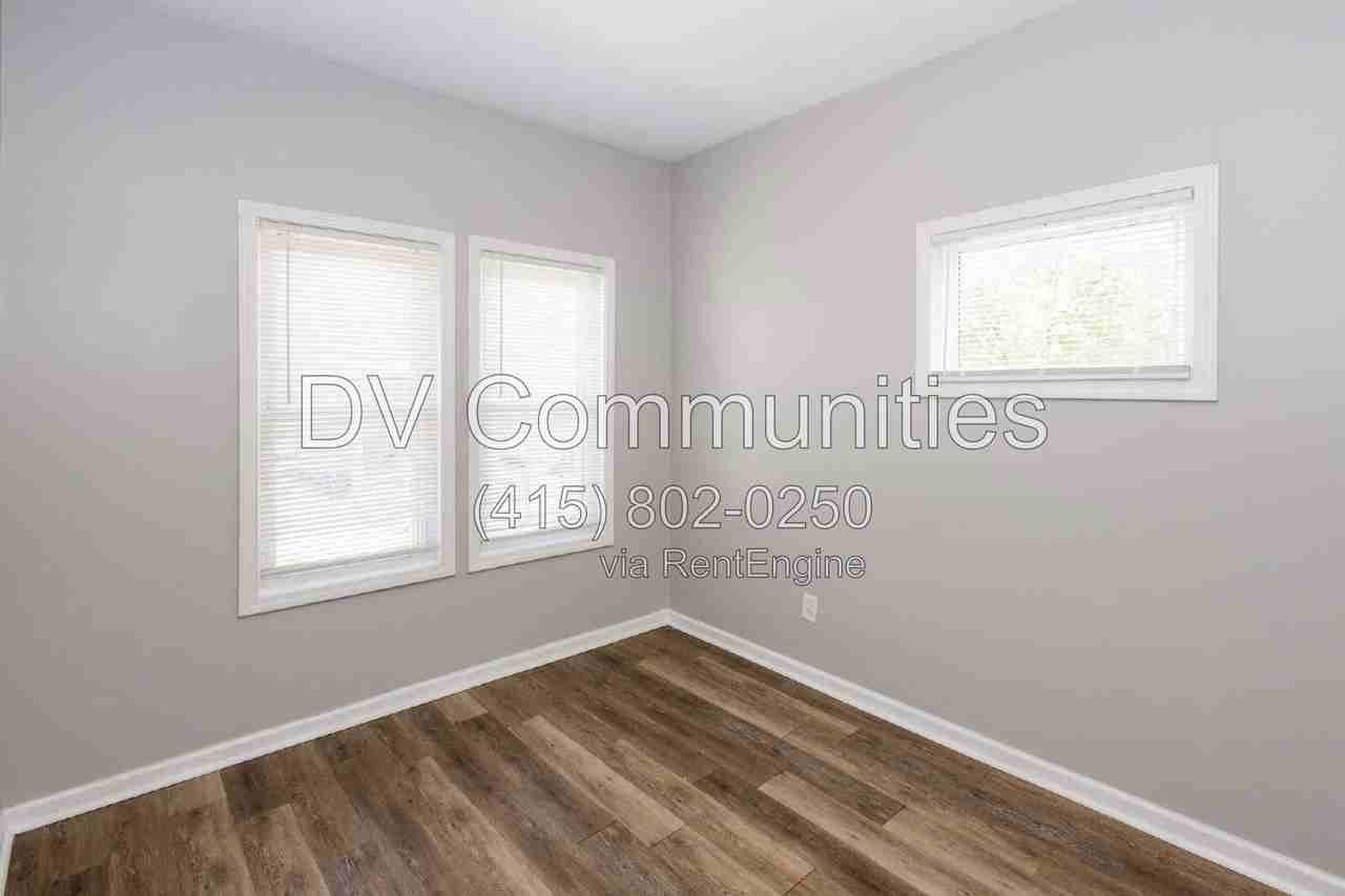 10917 Bernard Ave #4 - Photo 7 of 14