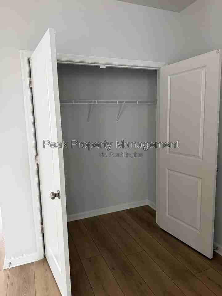 227 Brattice Dr - Photo 5 of 31