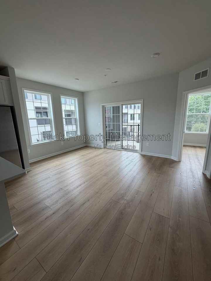 227 Brattice Dr - Photo 6 of 31