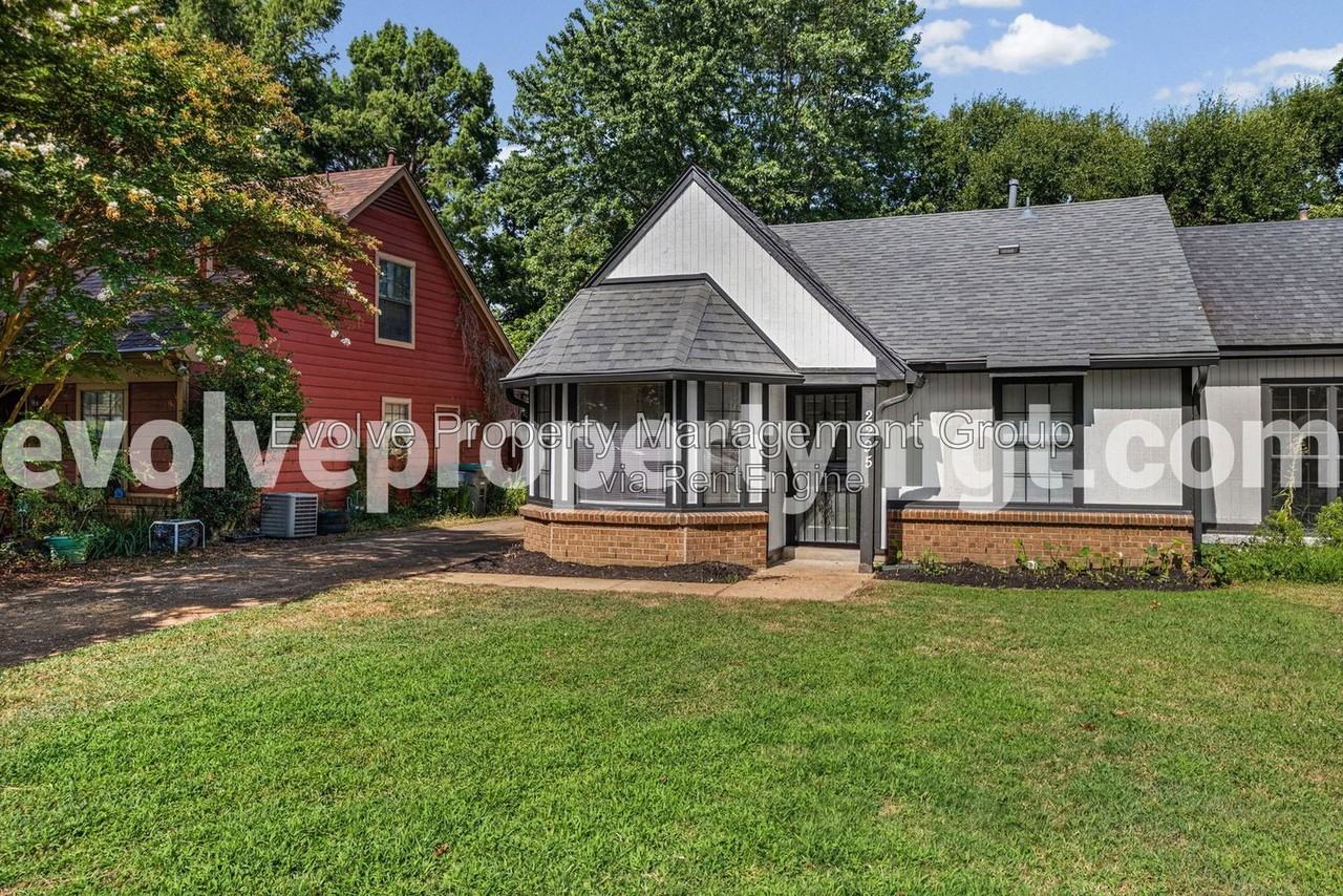 2295 Belin Dr - Photo 3 of 18