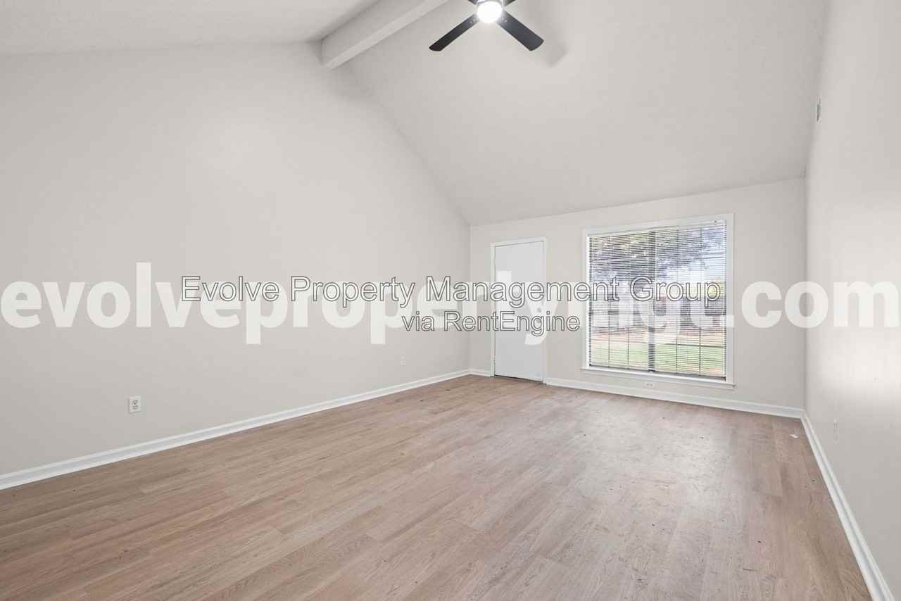 2295 Belin Dr - Photo 4 of 18