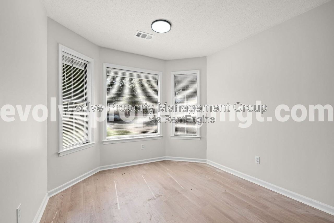 2295 Belin Dr - Photo 6 of 18