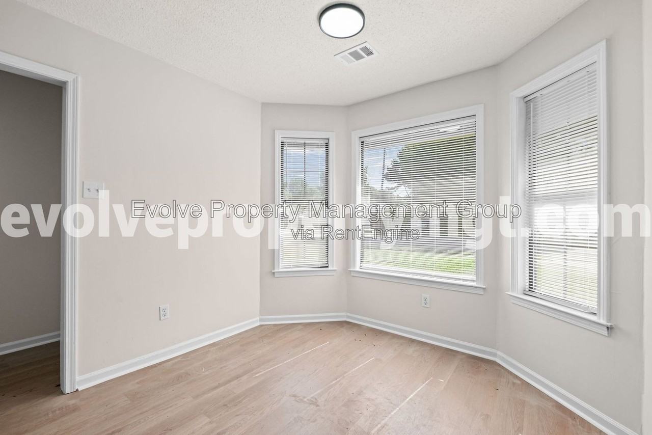 2295 Belin Dr - Photo 7 of 18