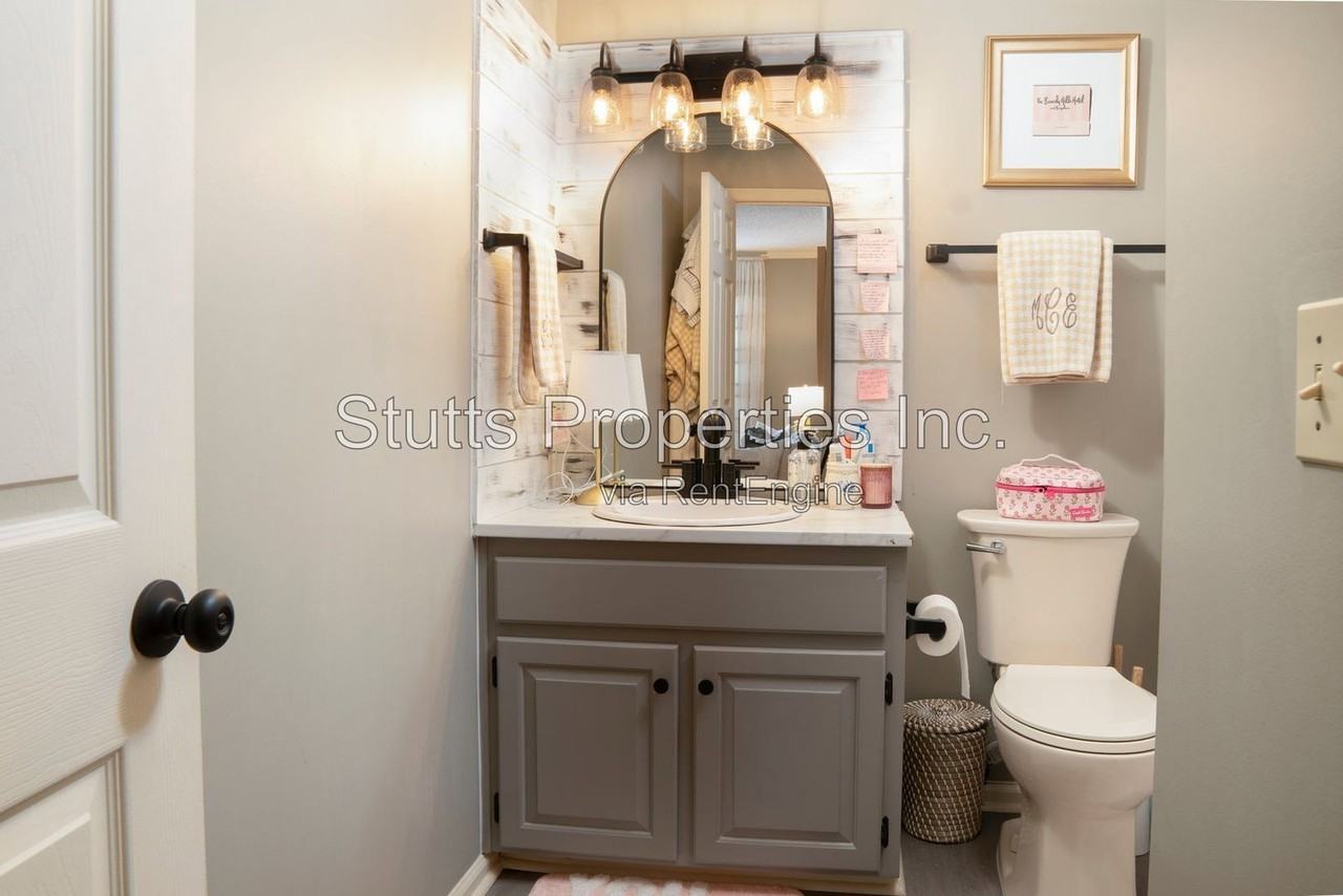 2424 Roberts Ln #L107 - Photo 4 of 11