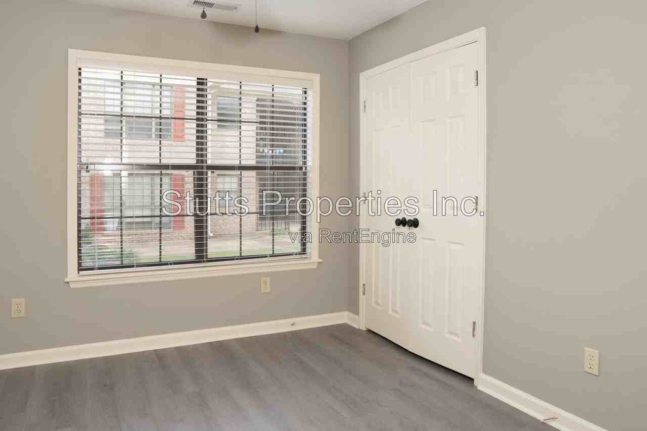2424 Roberts Ln #L107 - Photo 6 of 11