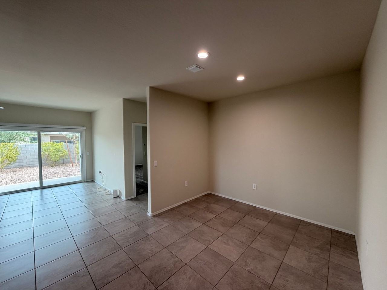 18609 W Bronco Trl - Photo 7 of 27