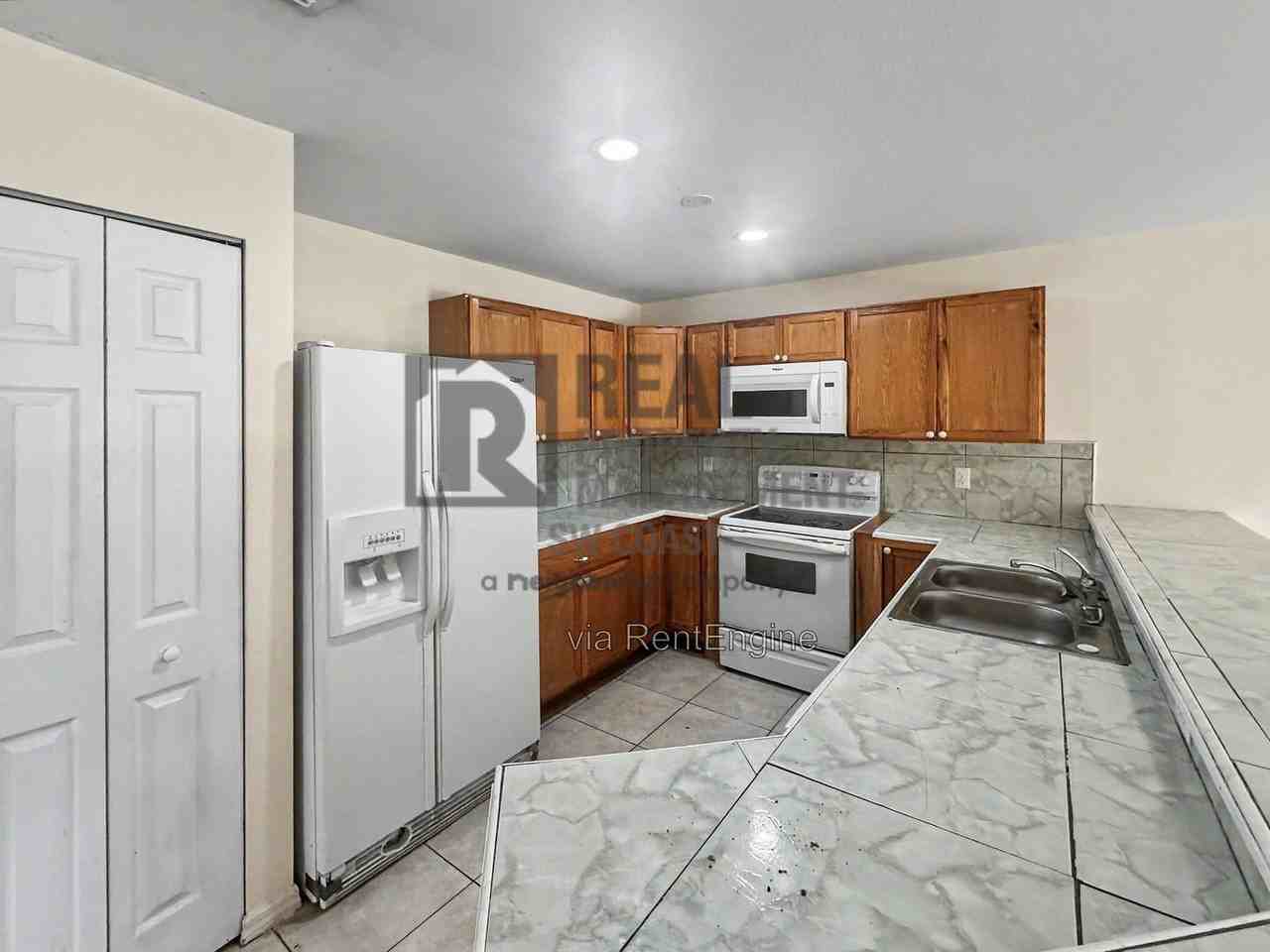 772 Holmes Ave - Photo 2 of 16