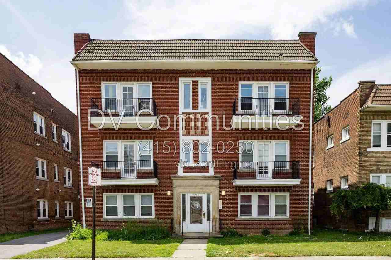 3296 E 149th St #3