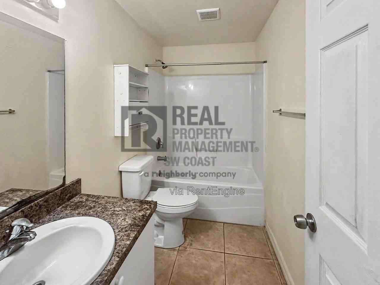 910 E 12th St - Photo 6 of 13