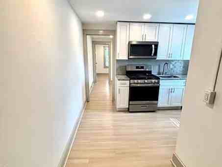 40 W James St #7 - Photo 3 of 10