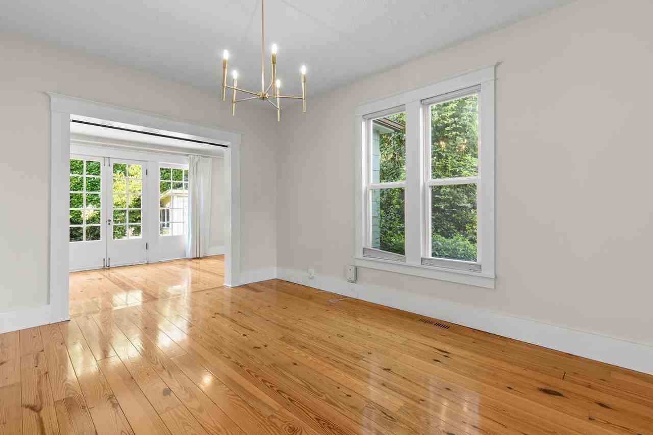 2047 N Sumner St - Photo 7 of 34