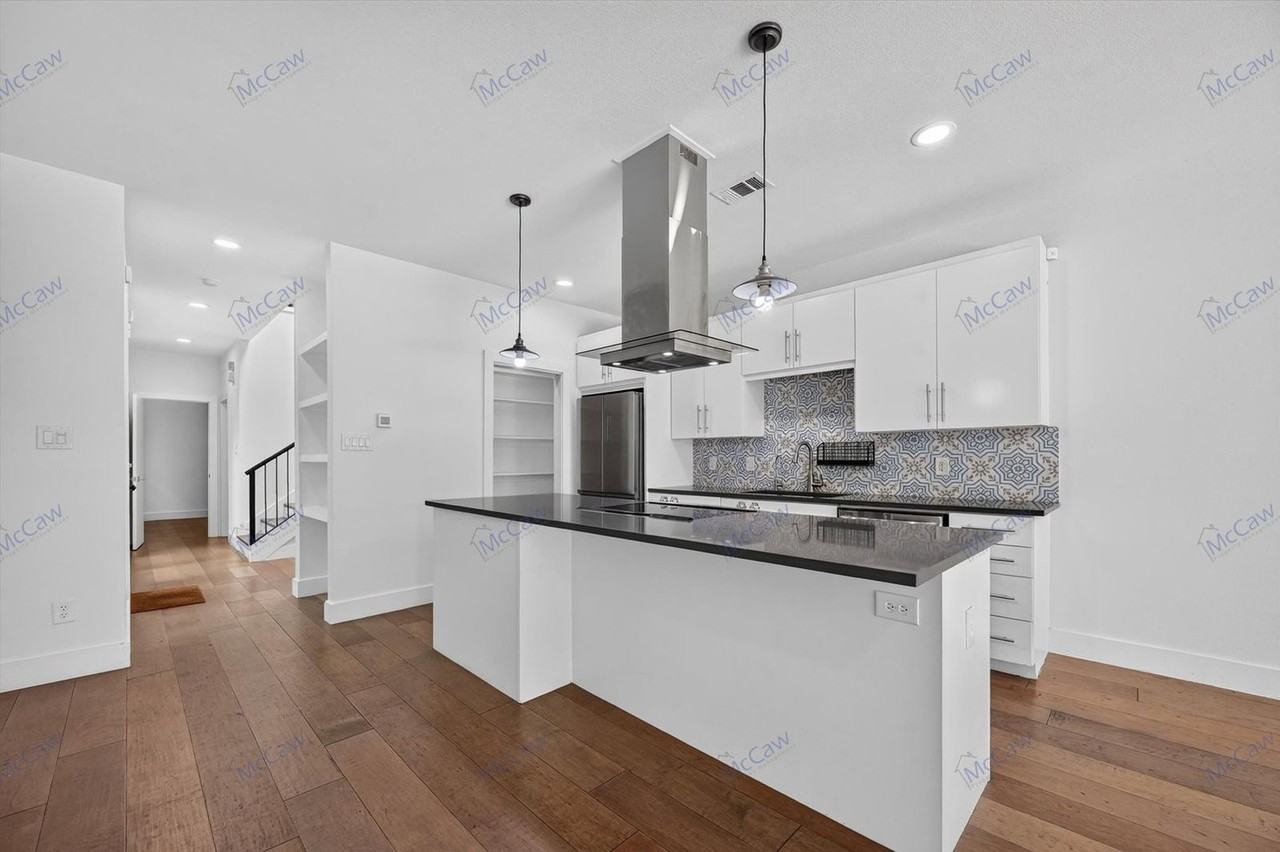4413 Roseland Ave - Photo 3 of 25