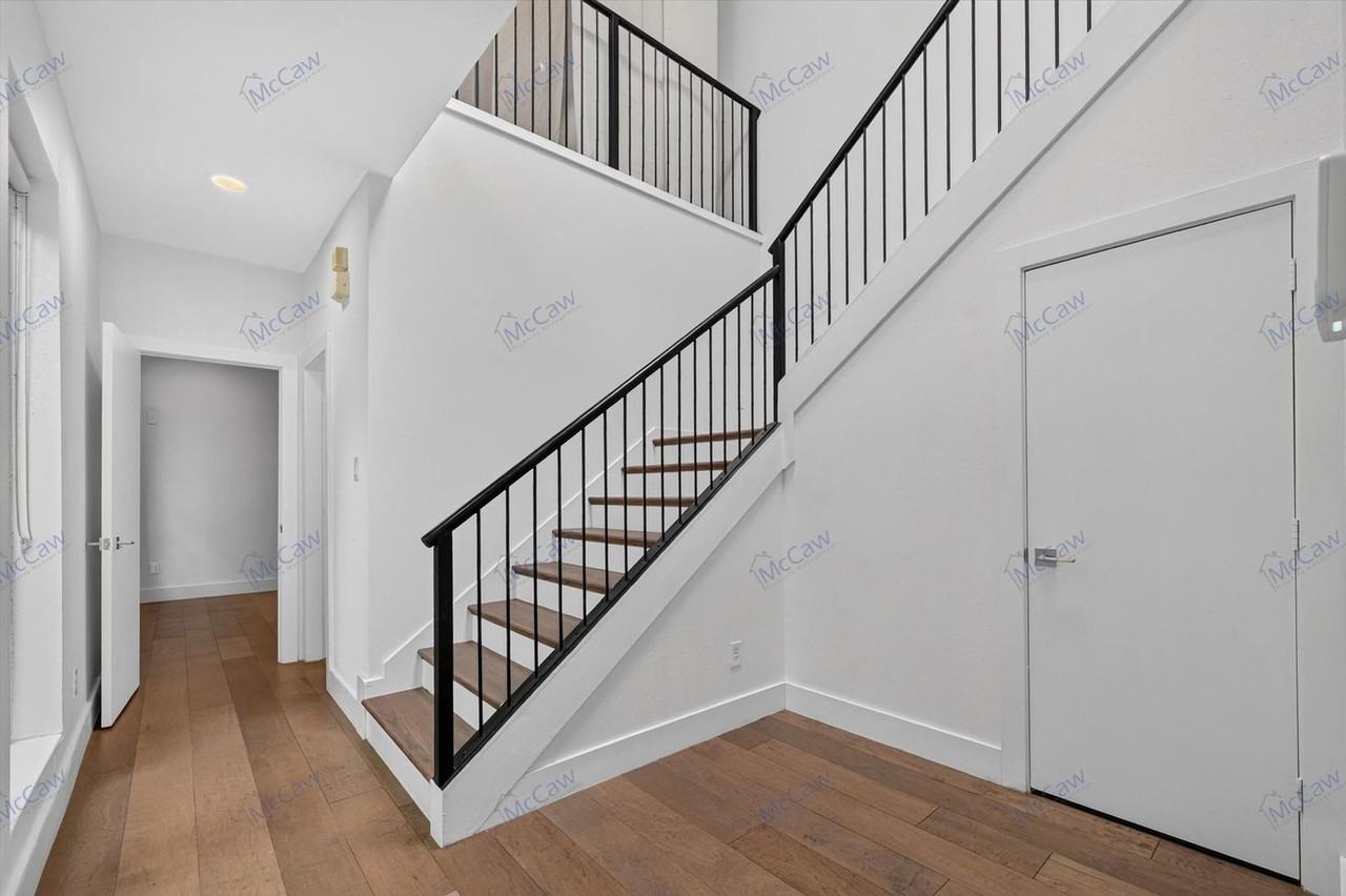 4413 Roseland Ave - Photo 7 of 25