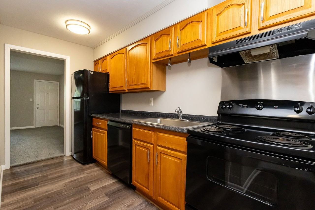 305 Sunrise Ln #B - Photo 3 of 16