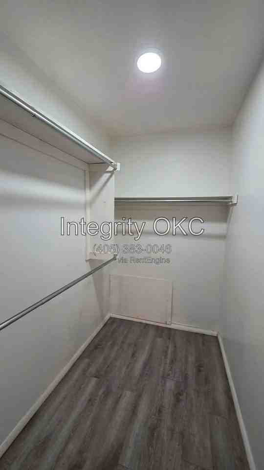 3905 N Rockwell Ave #113 - Photo 4 of 19