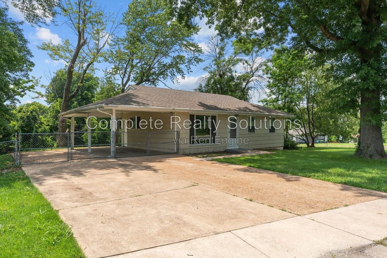 5661 Bermuda Dr - Photo 2 of 30