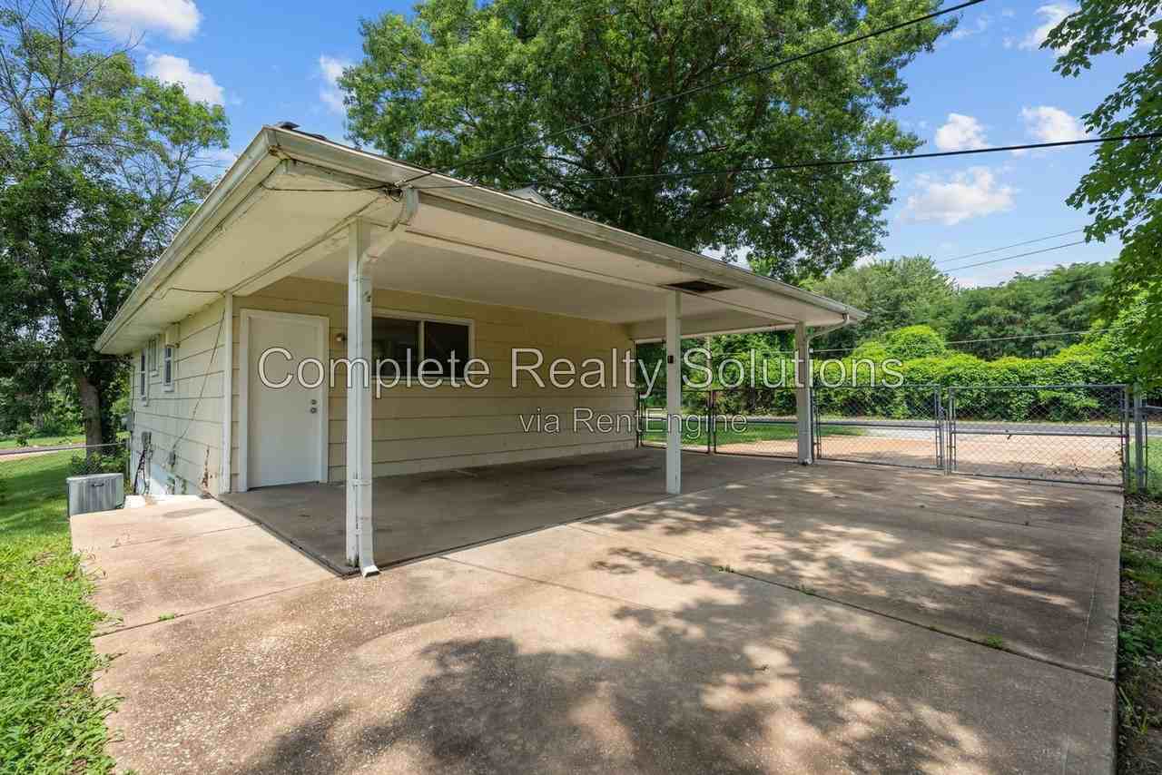 5661 Bermuda Dr - Photo 3 of 30