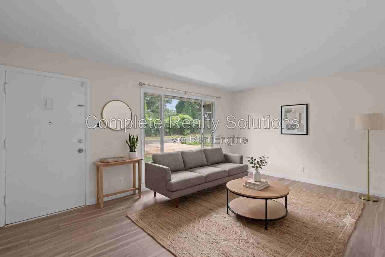 5661 Bermuda Dr - Photo 4 of 30