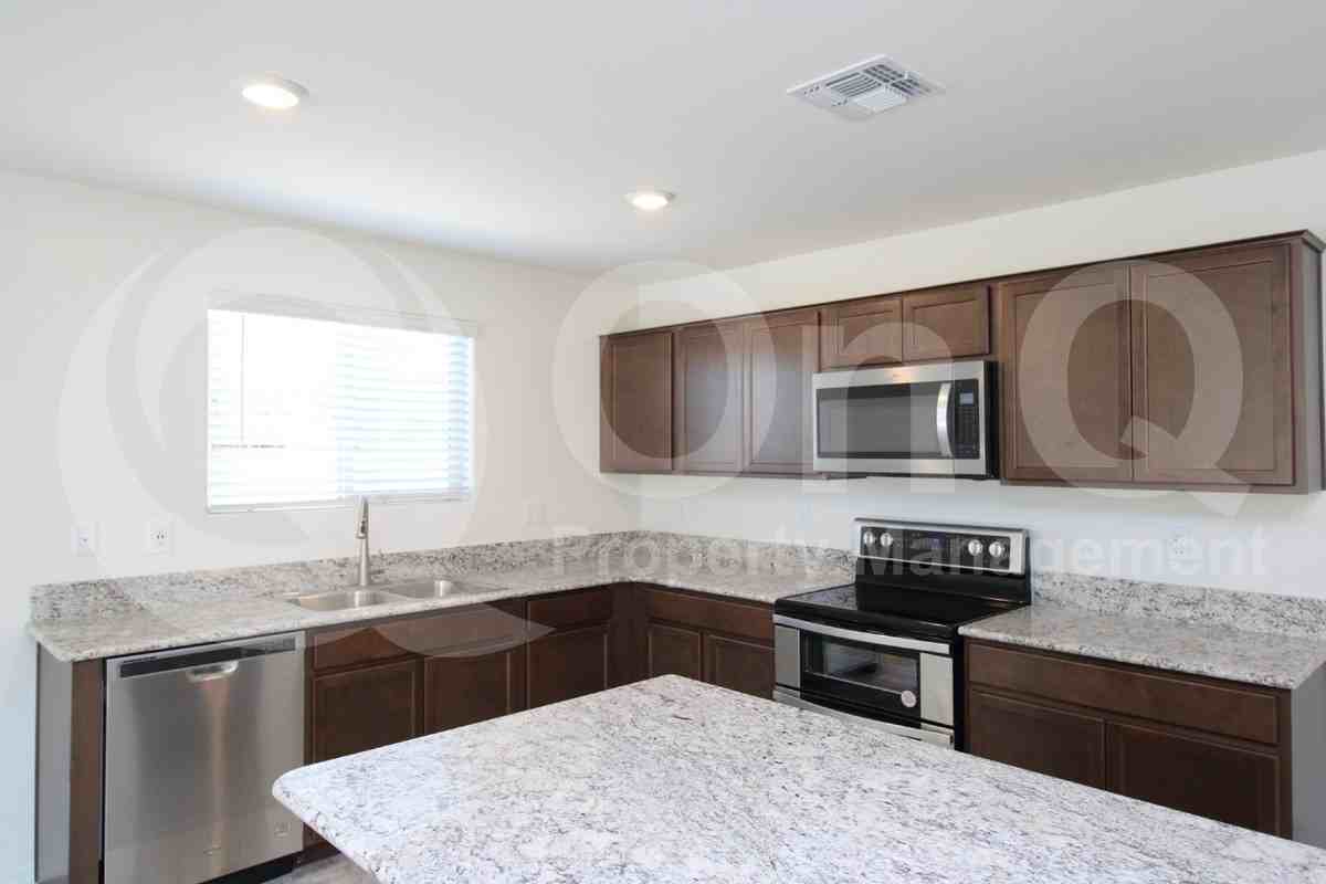 1517 E Desert Breeze Dr - Photo 4 of 23