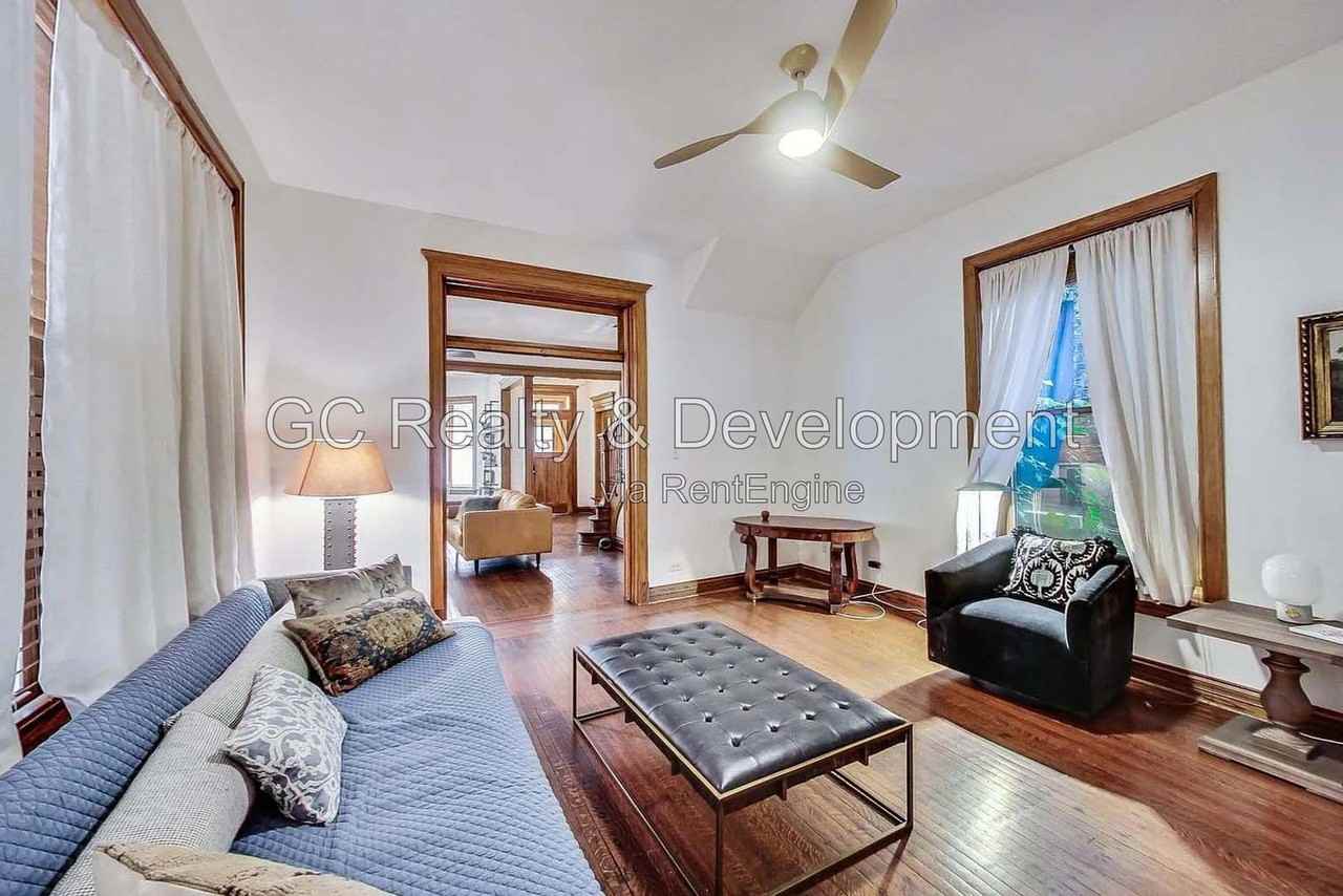 4936 S Saint Lawrence Ave - Photo 5 of 50