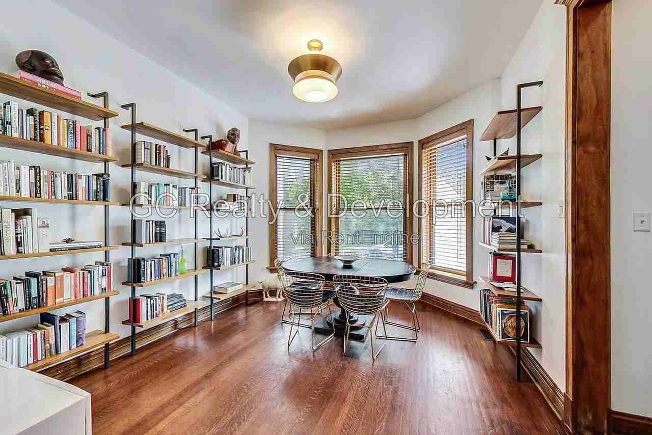 4936 S Saint Lawrence Ave - Photo 4 of 50