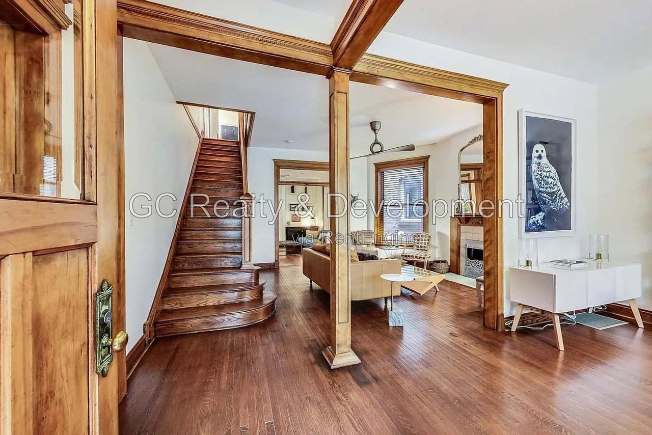 4936 S Saint Lawrence Ave - Photo 7 of 50