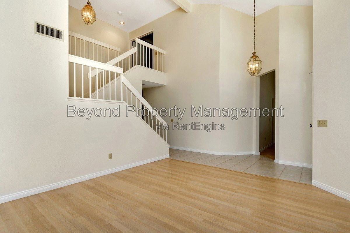 8845 Sparren Way - Photo 3 of 12