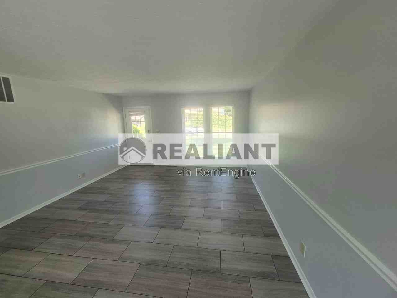 1725 Promontory Dr - Photo 3 of 26