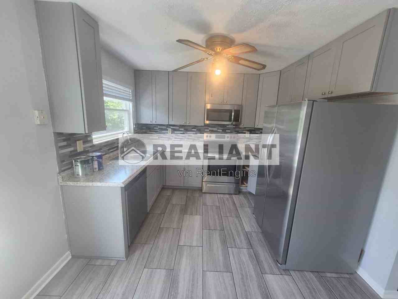 1725 Promontory Dr - Photo 5 of 26