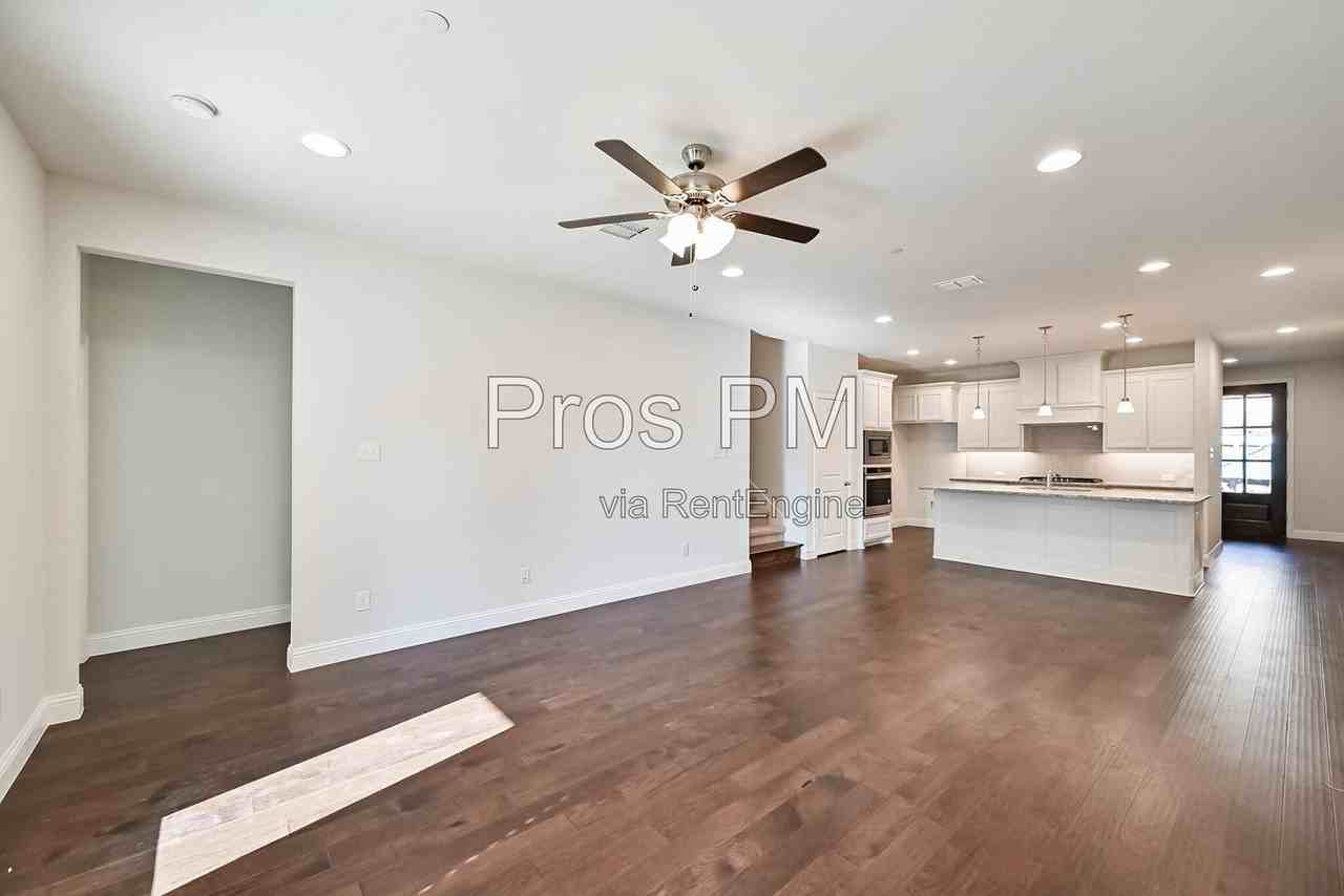4256 Mingo Dr - Photo 4 of 28
