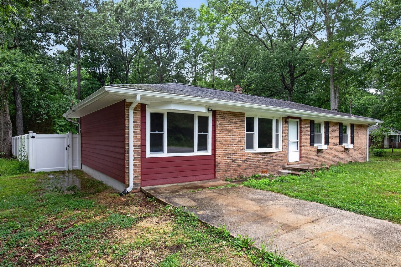 21465 Indian Bridge Rd - Photo 2 of 17