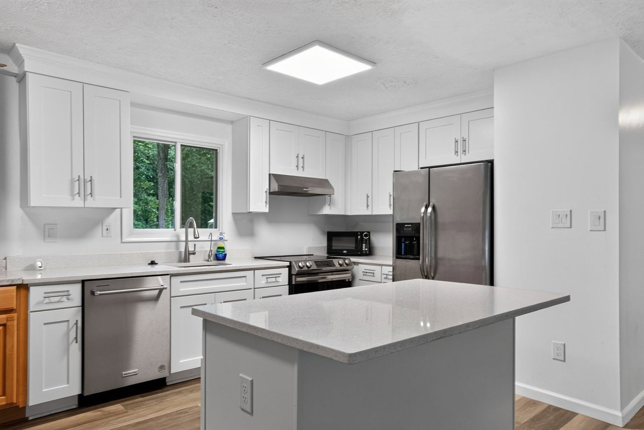 21465 Indian Bridge Rd - Photo 5 of 17