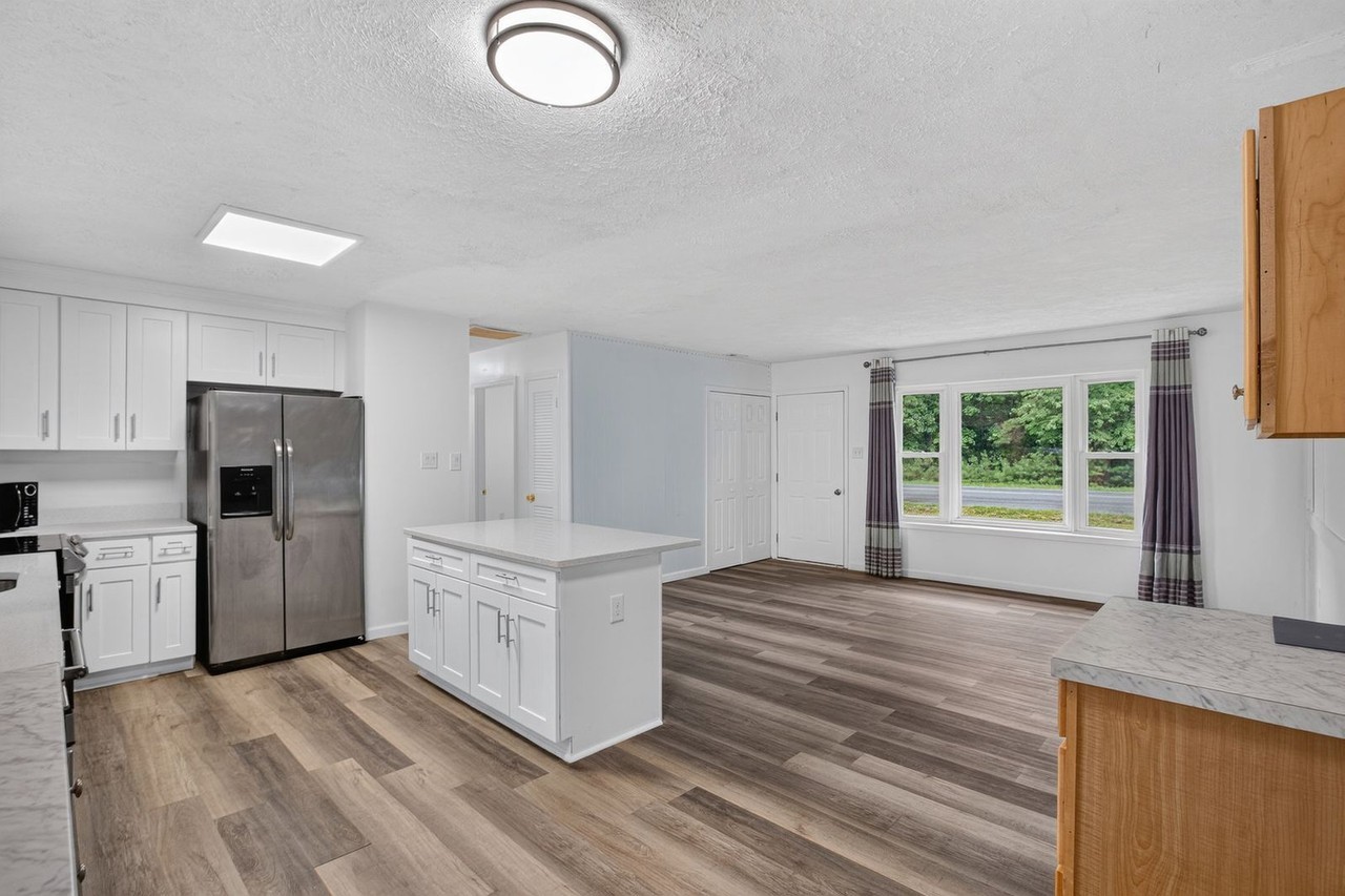 21465 Indian Bridge Rd - Photo 6 of 17