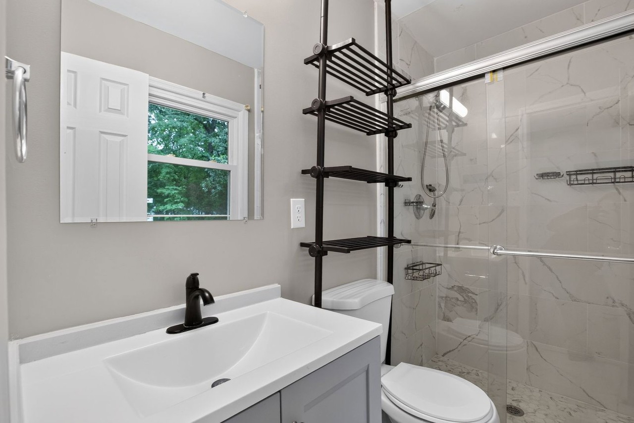 21465 Indian Bridge Rd - Photo 7 of 17