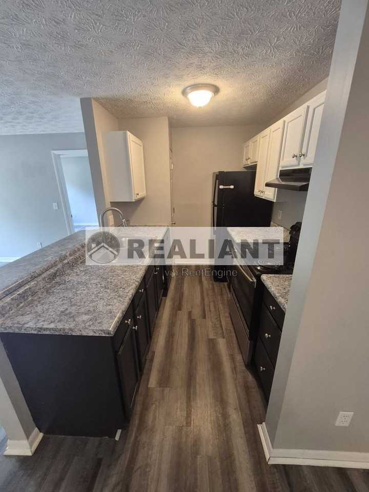 68 View Terrace Dr #5 - Photo 3 of 15