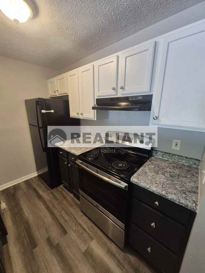68 View Terrace Dr #5 - Photo 4 of 15