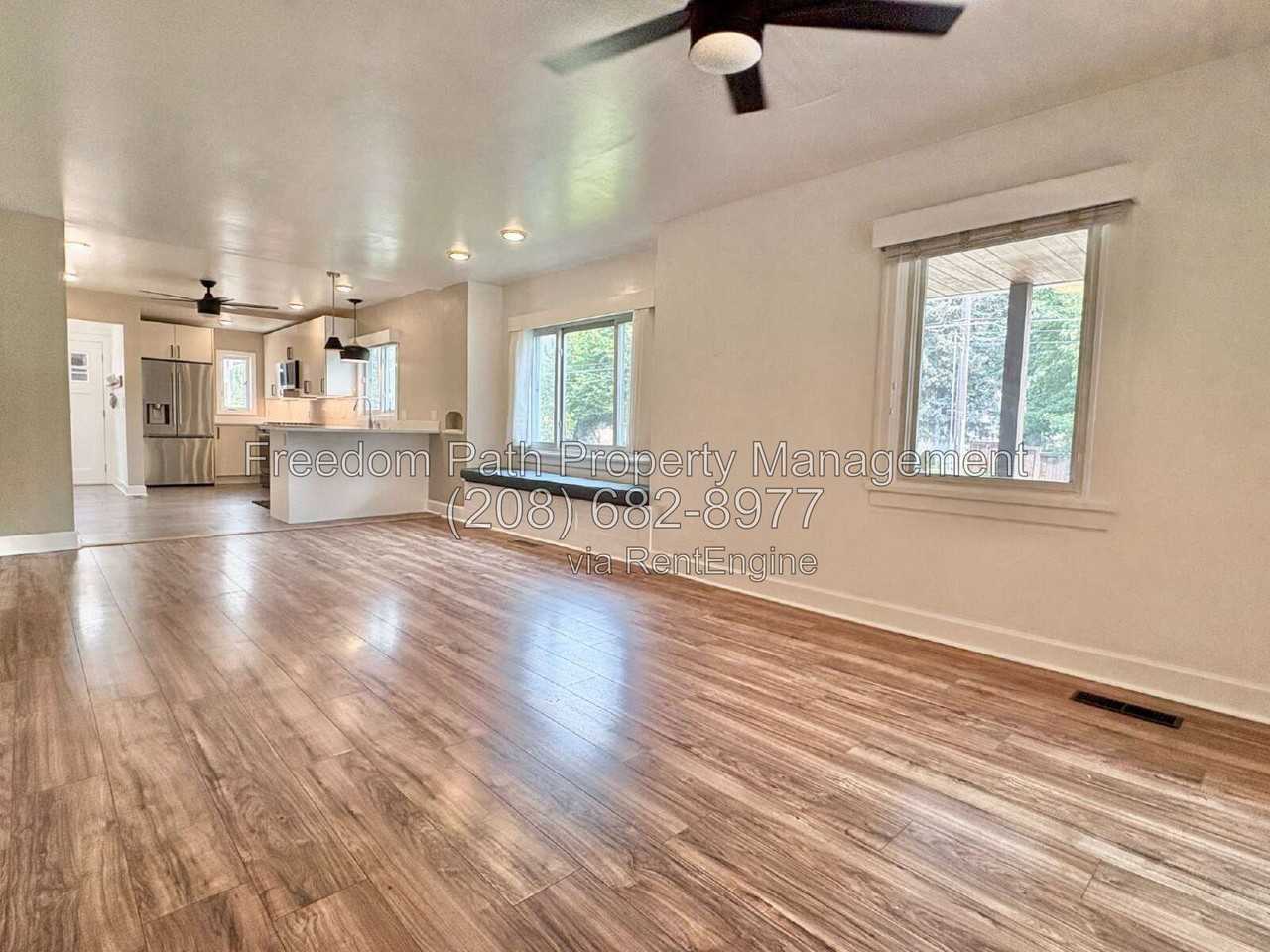 421 S 11th St - Photo 3 of 24