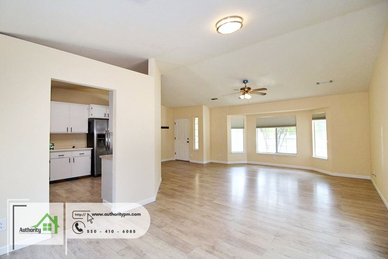 1722 Almaden Dr - Photo 5 of 26